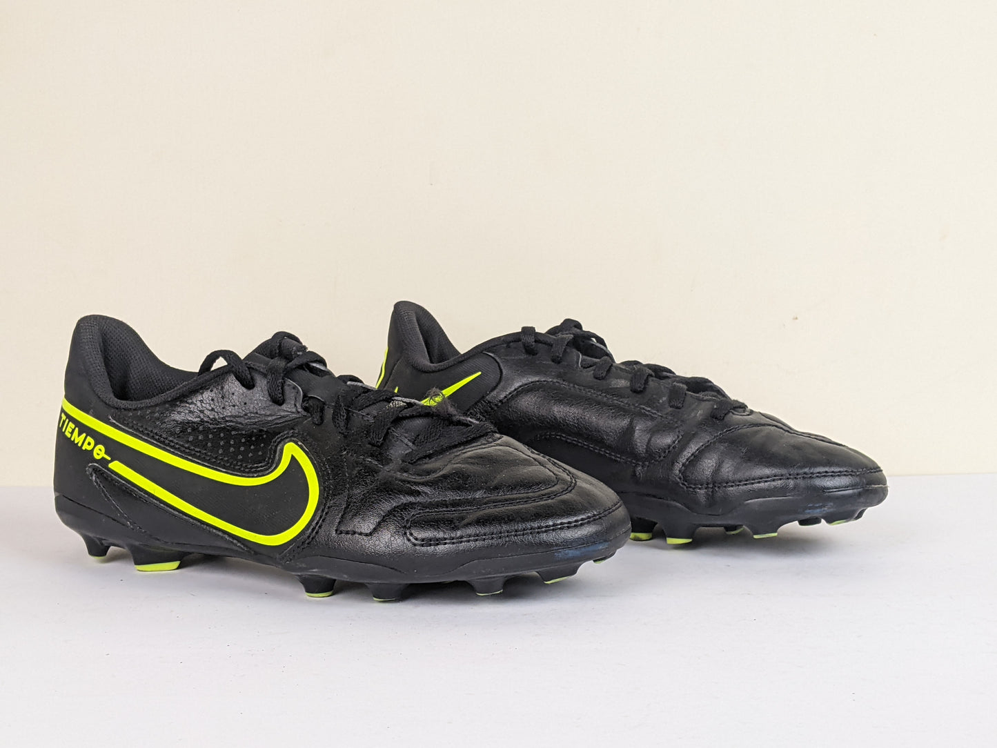 Nike Tiempo Legend 9 Club MG 'Black/Volt' Kids