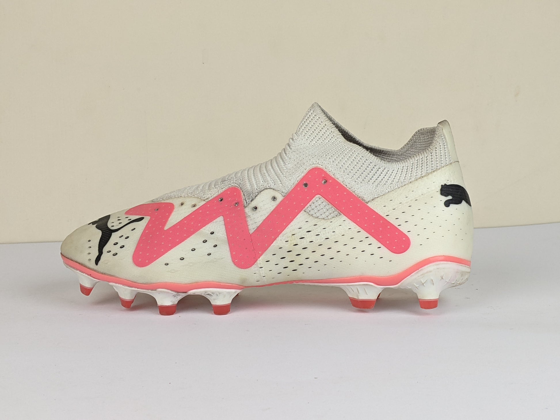 PUMA Future Match FG/AG Breakthrough - White/Black/Fire Orchid