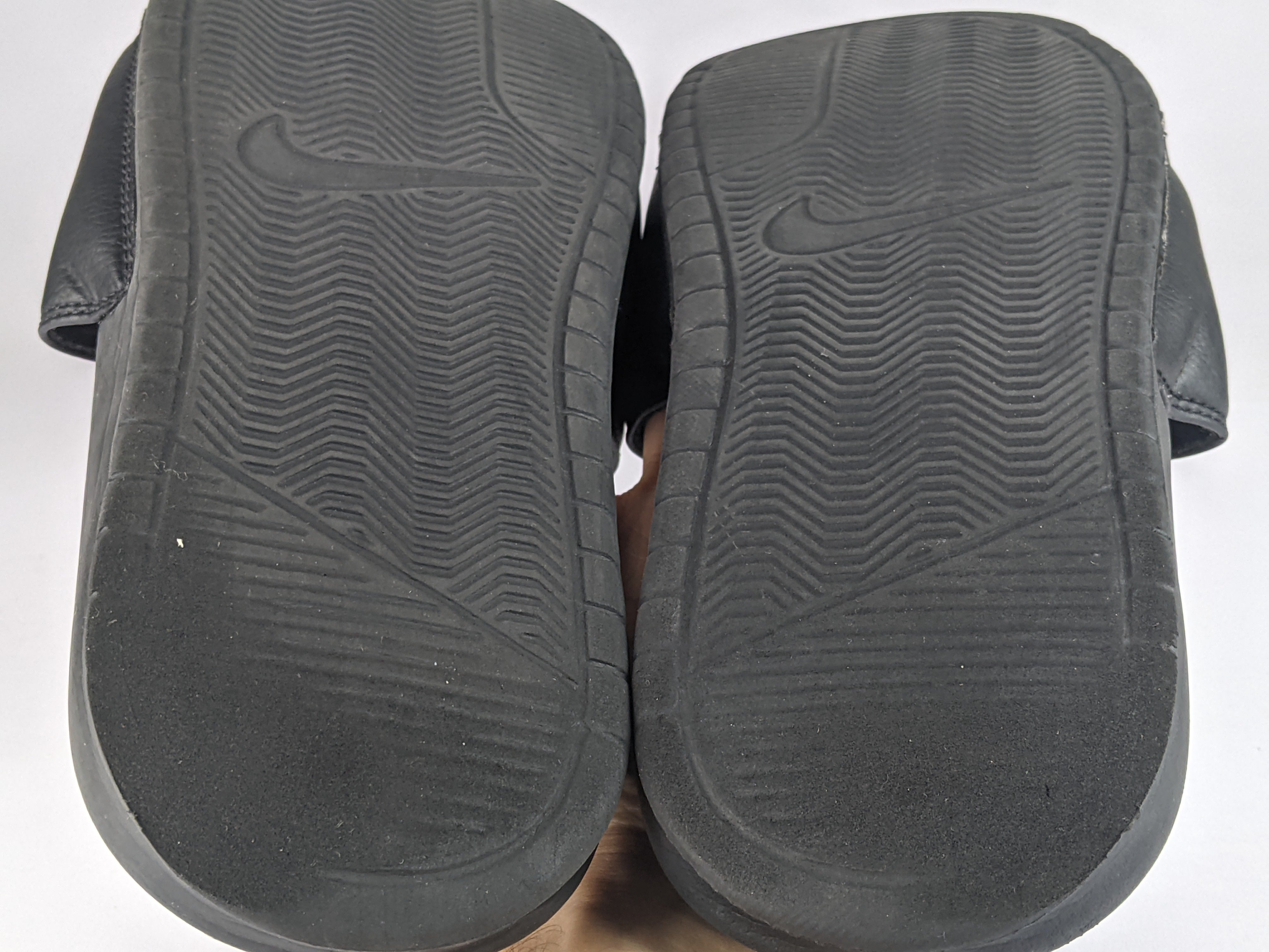 Men's nike benassi slides best sale