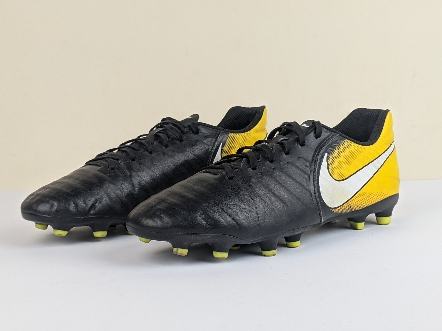 Nike Tiempo Rio IV FG 'Black/Yellow