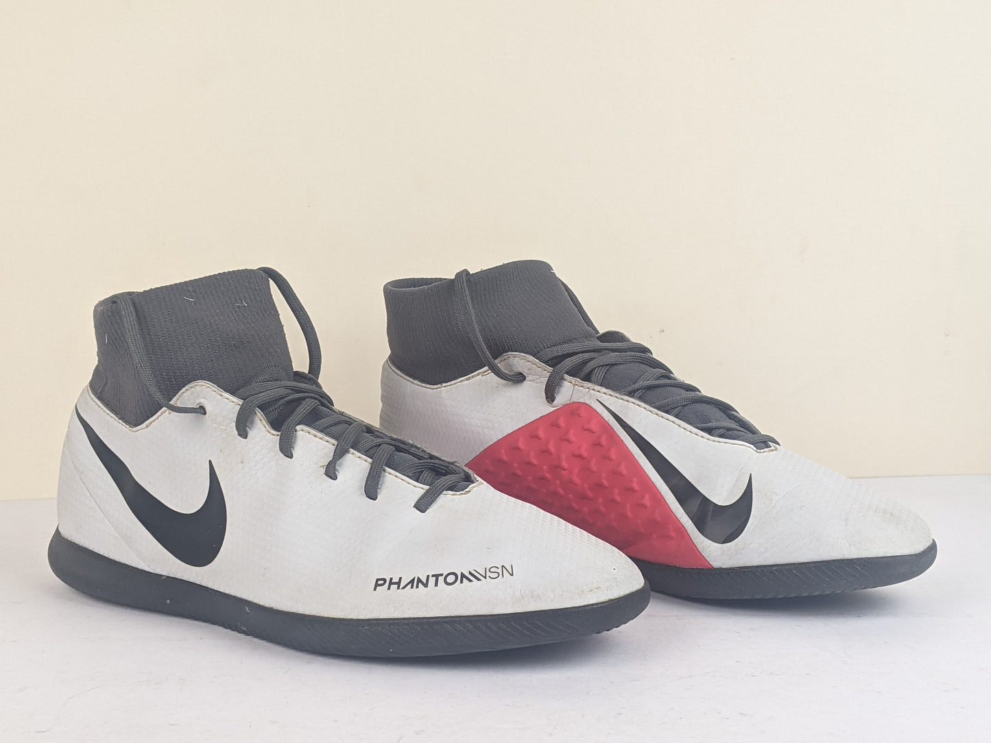 Nike Phantom VSN Club DF IC 'Grey/Red