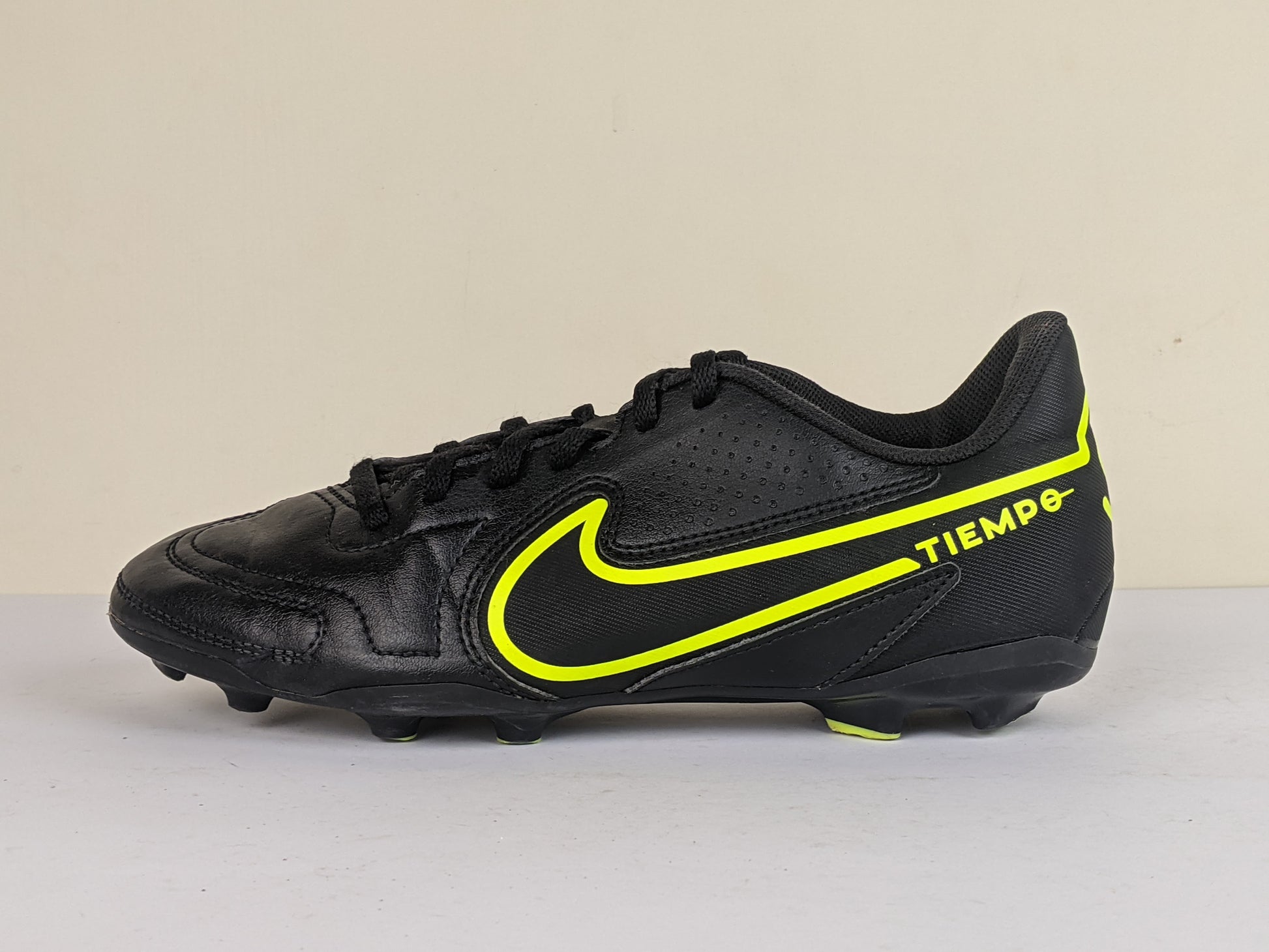 Nike Tiempo Legend 9 Club MG 'Black/Volt' Kids