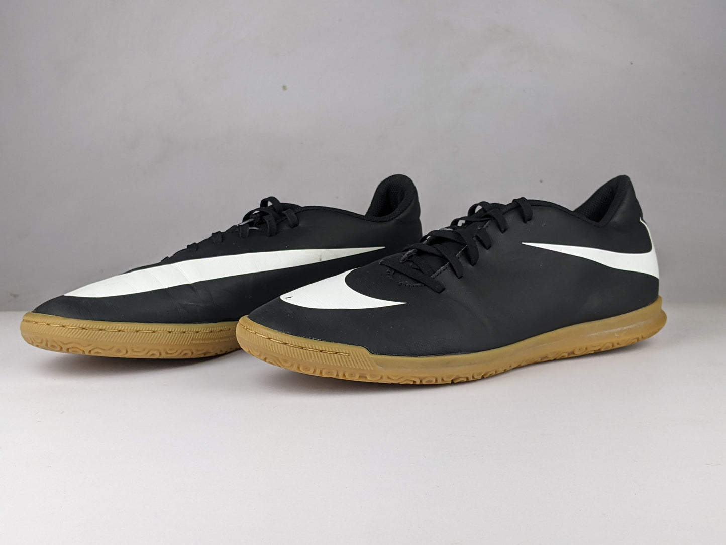 Nike BravataX II IC 'Black/White