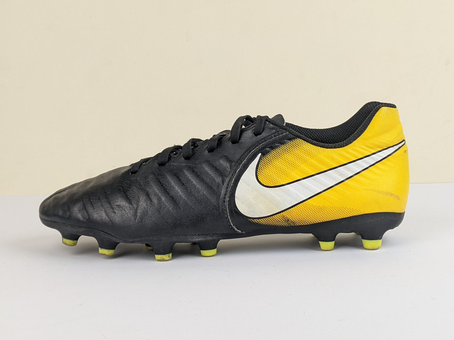 Nike Tiempo Rio IV FG 'Black/Yellow