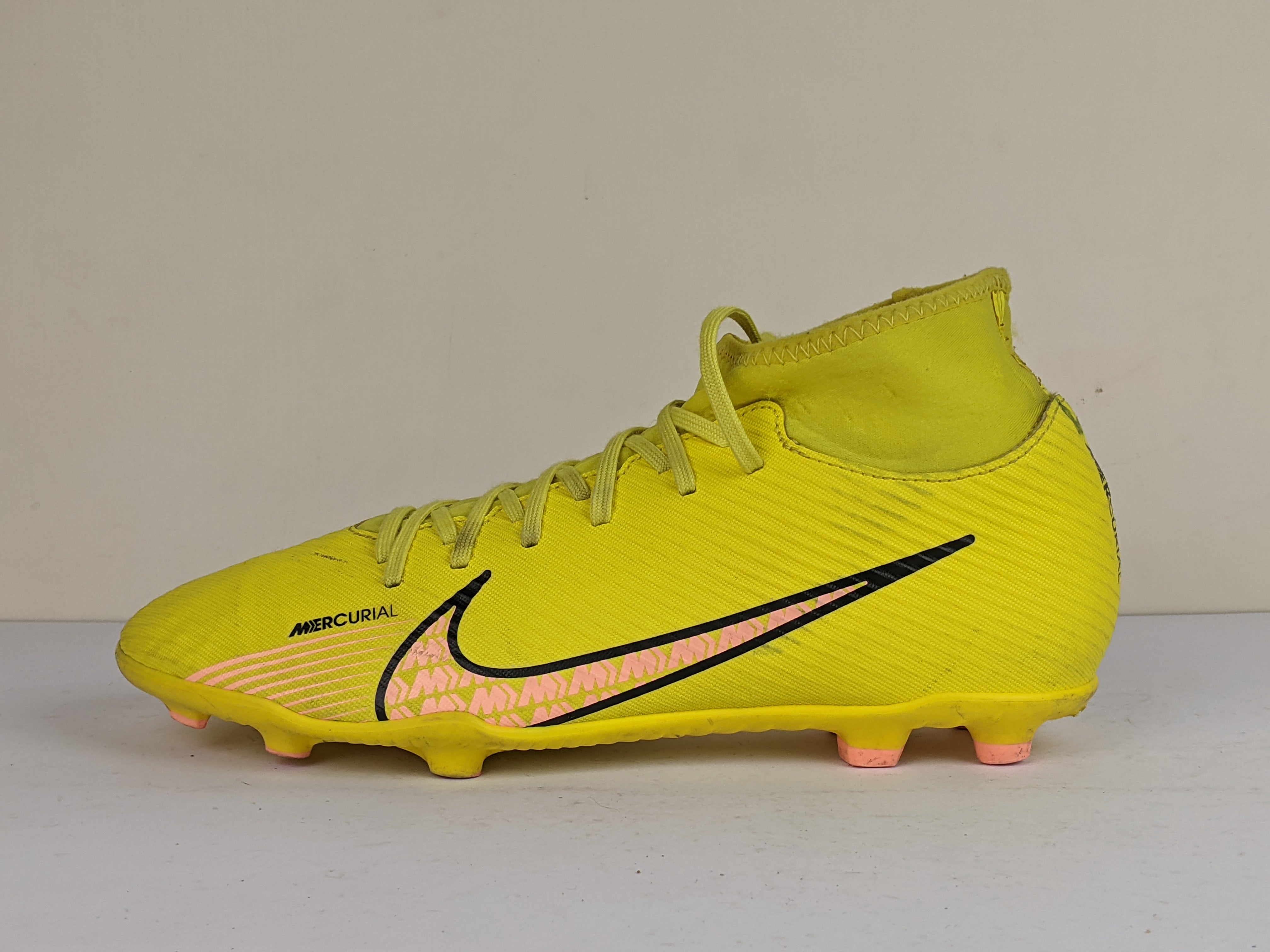 Shop football cleats outlet