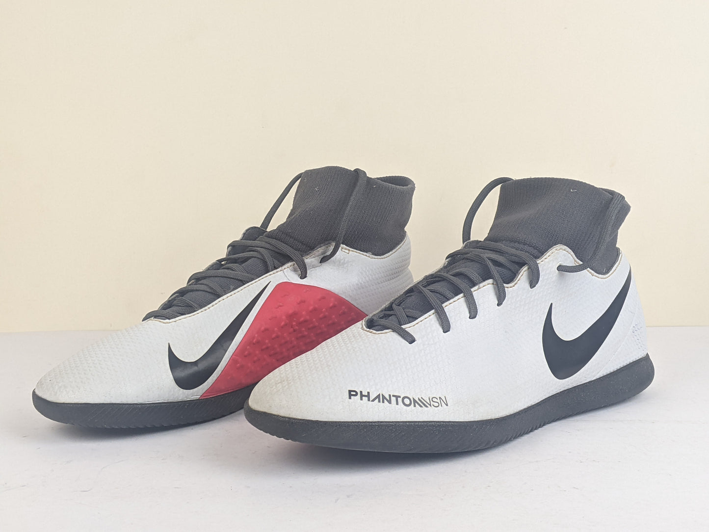 Nike Phantom VSN Club DF IC 'Grey/Red