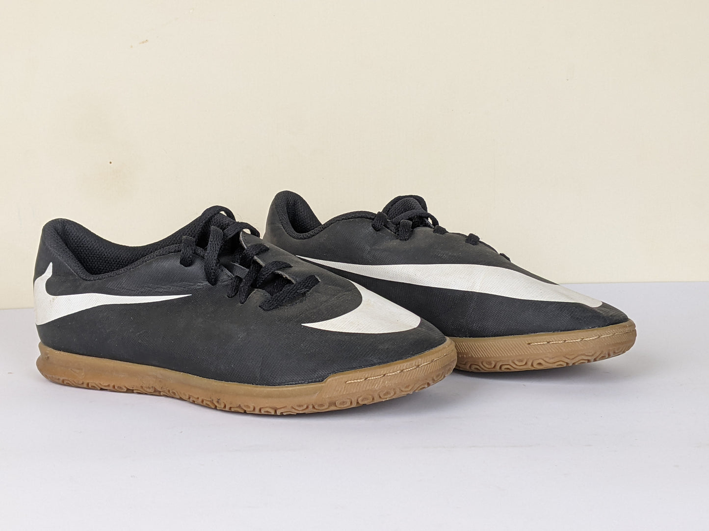 Nike BravataX II IC 'Black/White