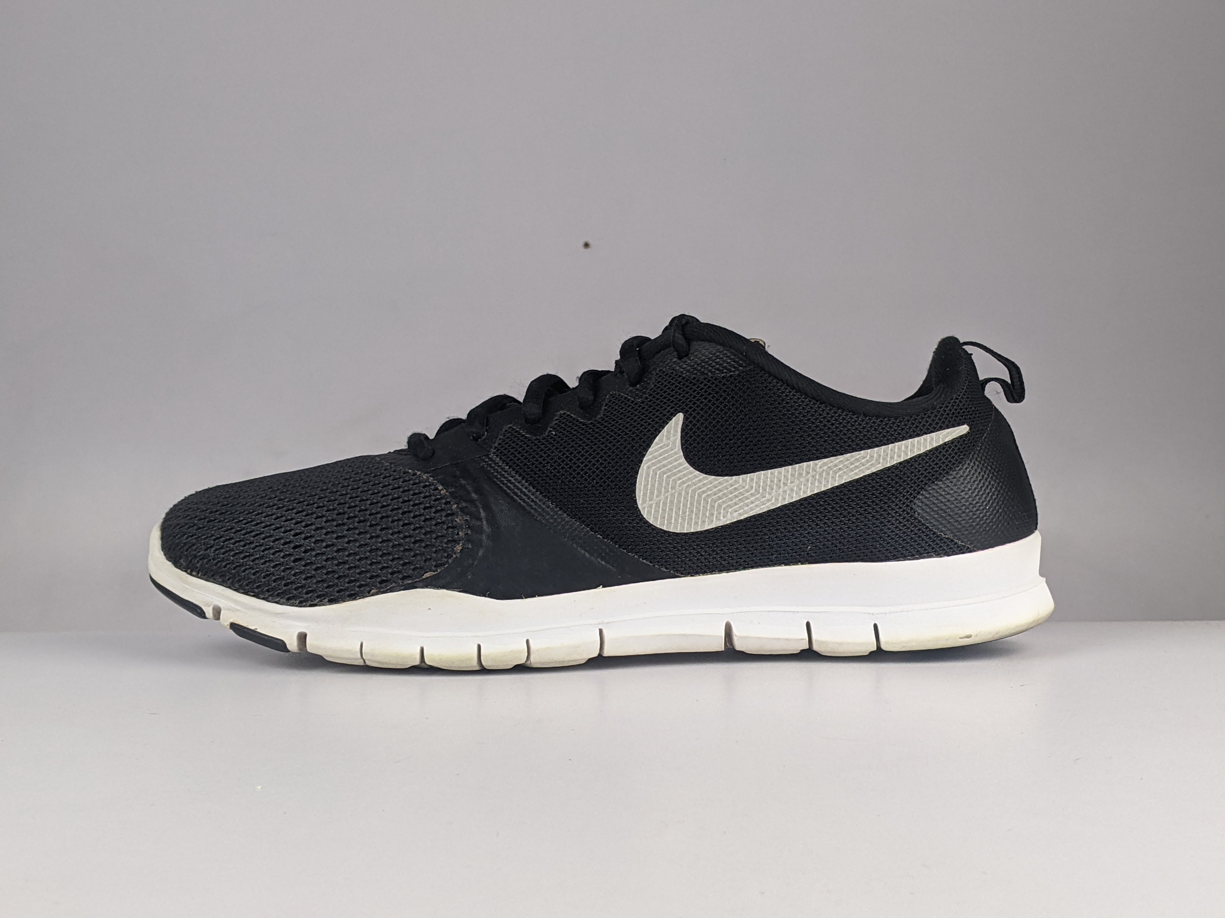 Nike Wmns Flex Essential Training Black White Athletic Corner