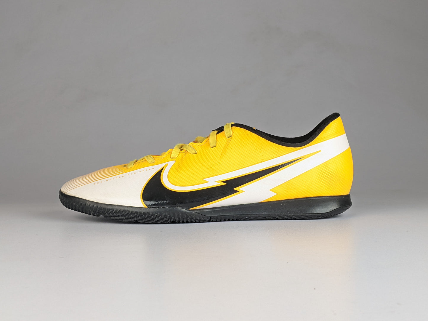 Nike Mercurial Vapor 13 Club IC 'Black Yellow'