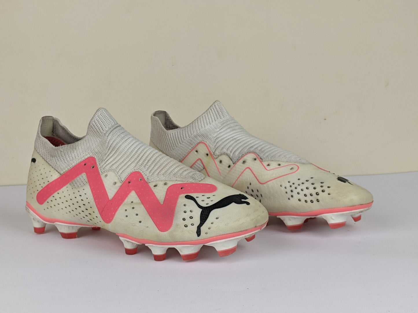 PUMA Future Match FG/AG Breakthrough - White/Black/Fire Orchid