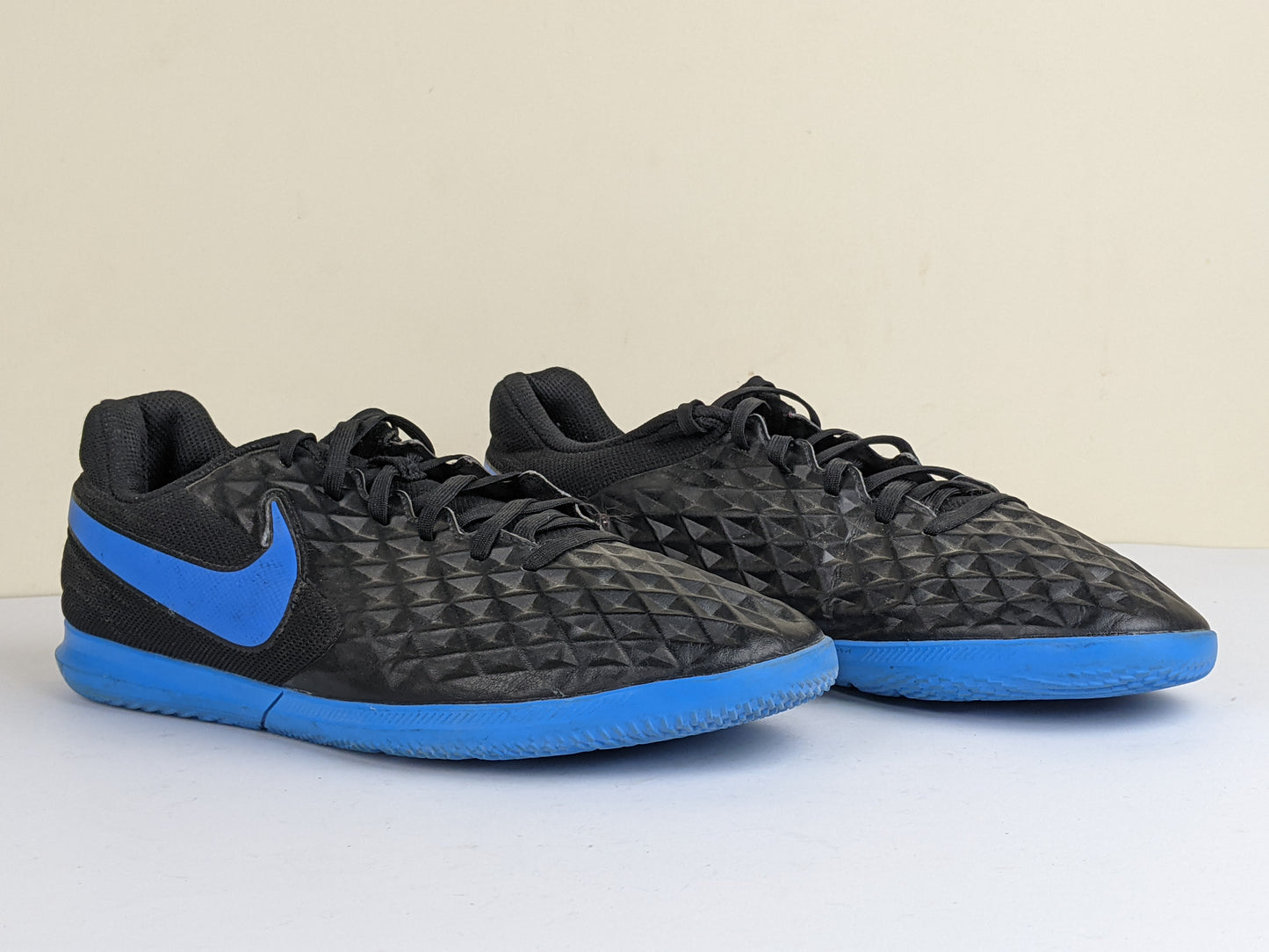 Nike Tiempo Legend 8 Club IC 'Black/Blue