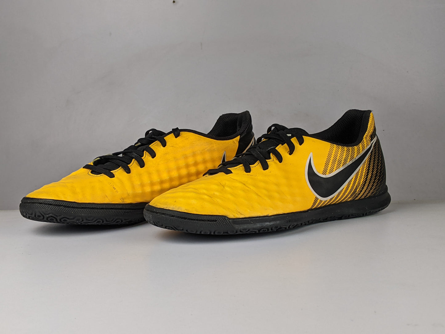 Nike Magista Ola II IC 'Black/Yellow