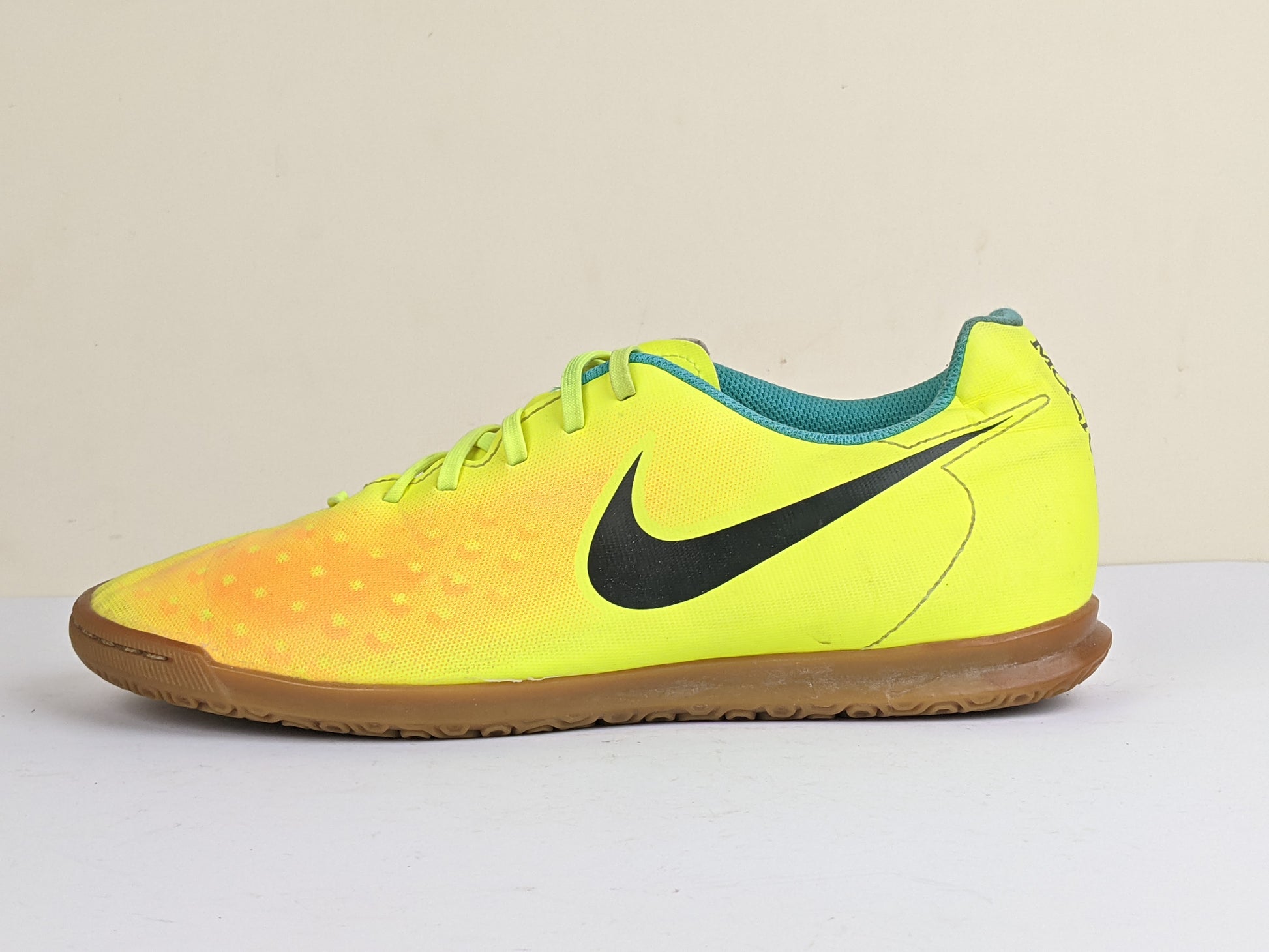 Nike Magista Ola II IC 'Yellow