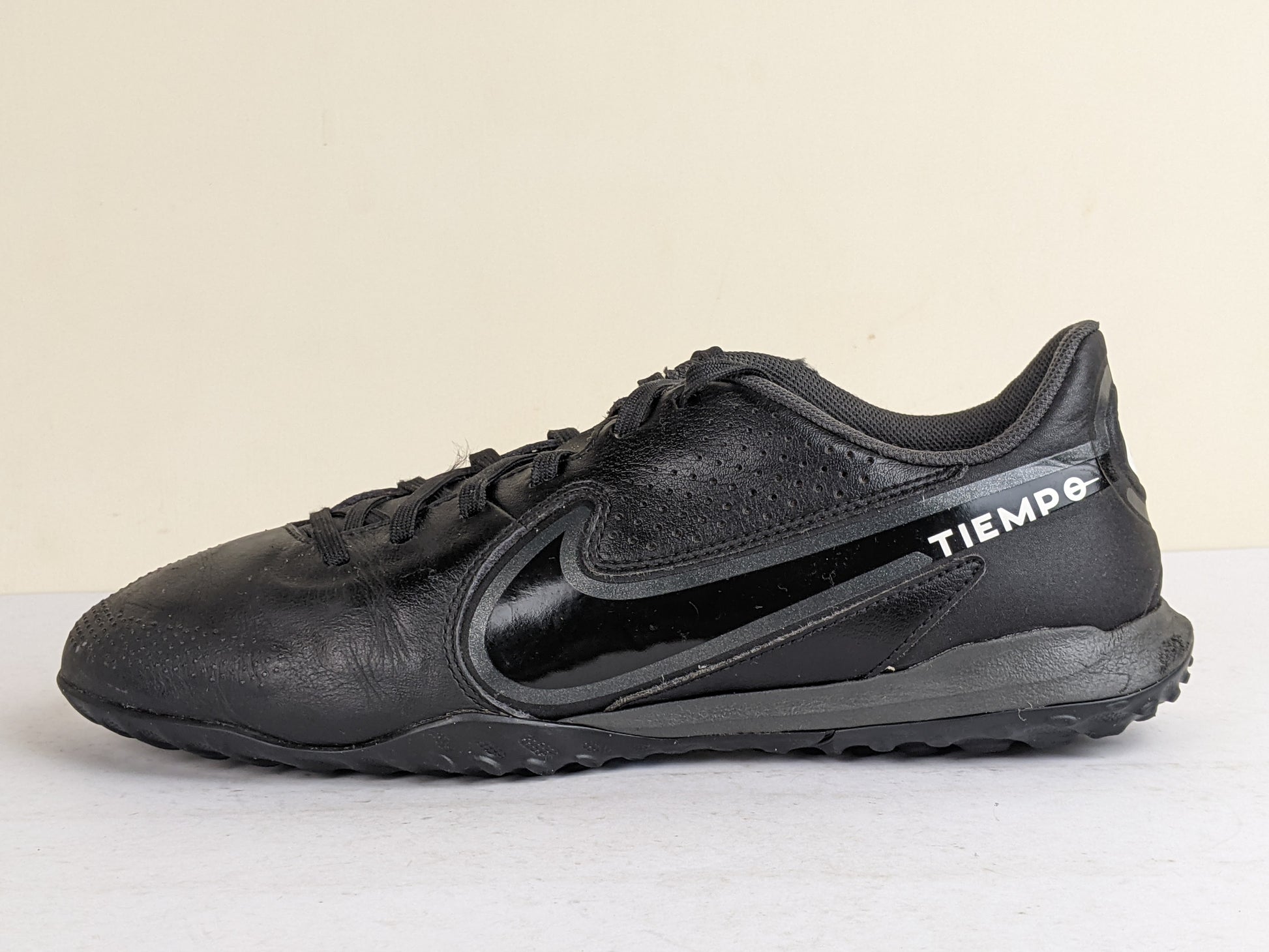 Nike Tiempo Legend 9 Academy TF - Black/Smoke Grey/Summit White