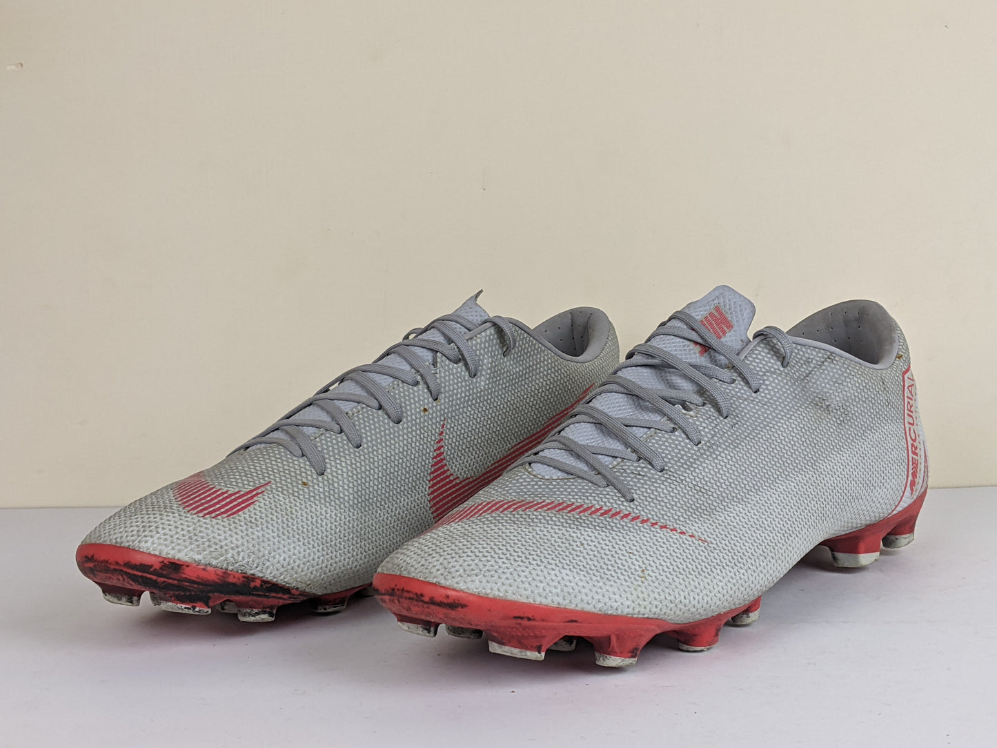 Nike Mercurial Vapor 12 Academy MG Raised On Concrete - Wolf Grey/Bright Crimson