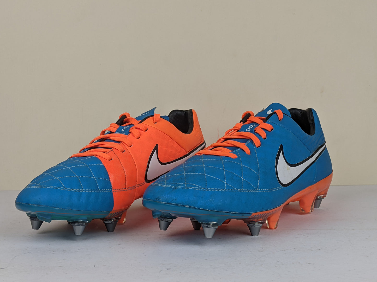 Nike Tiempo Legend V ACC SG-PRO Neo Turquoise/White/Hyper Crimson/Black (Brand New)