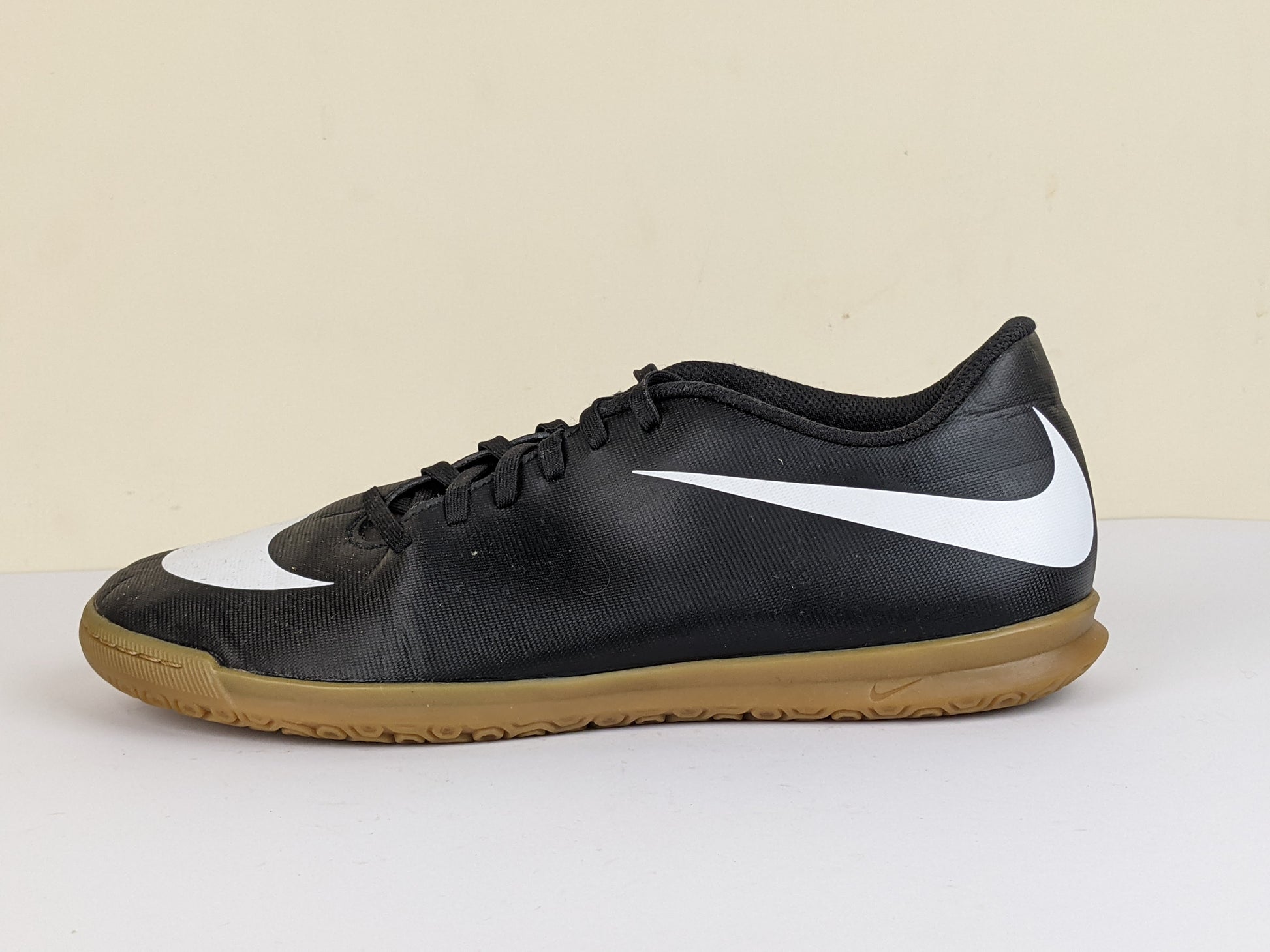 Nike Bravata IC 'Black/White