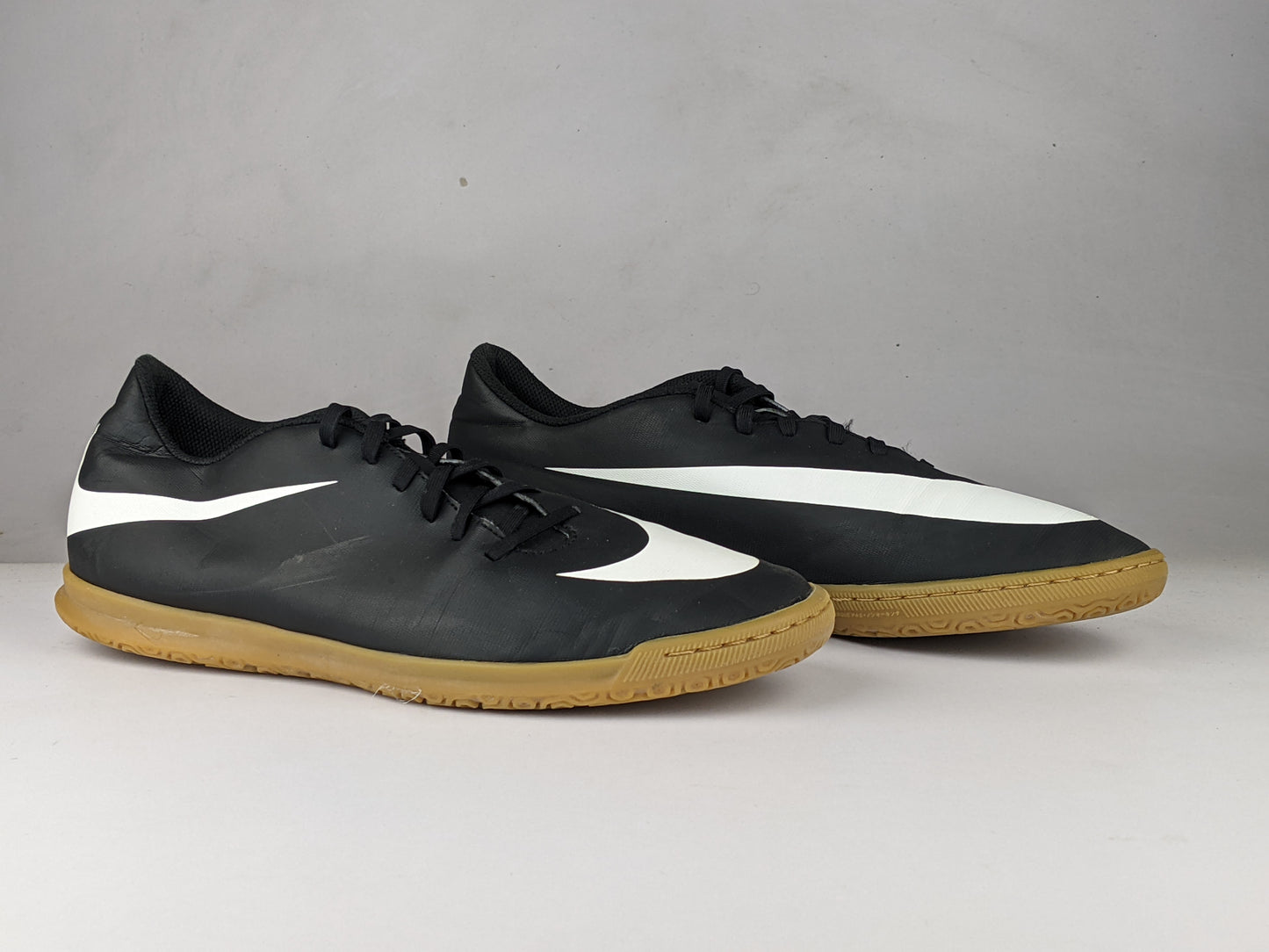 Nike BravataX II IC 'Black/White