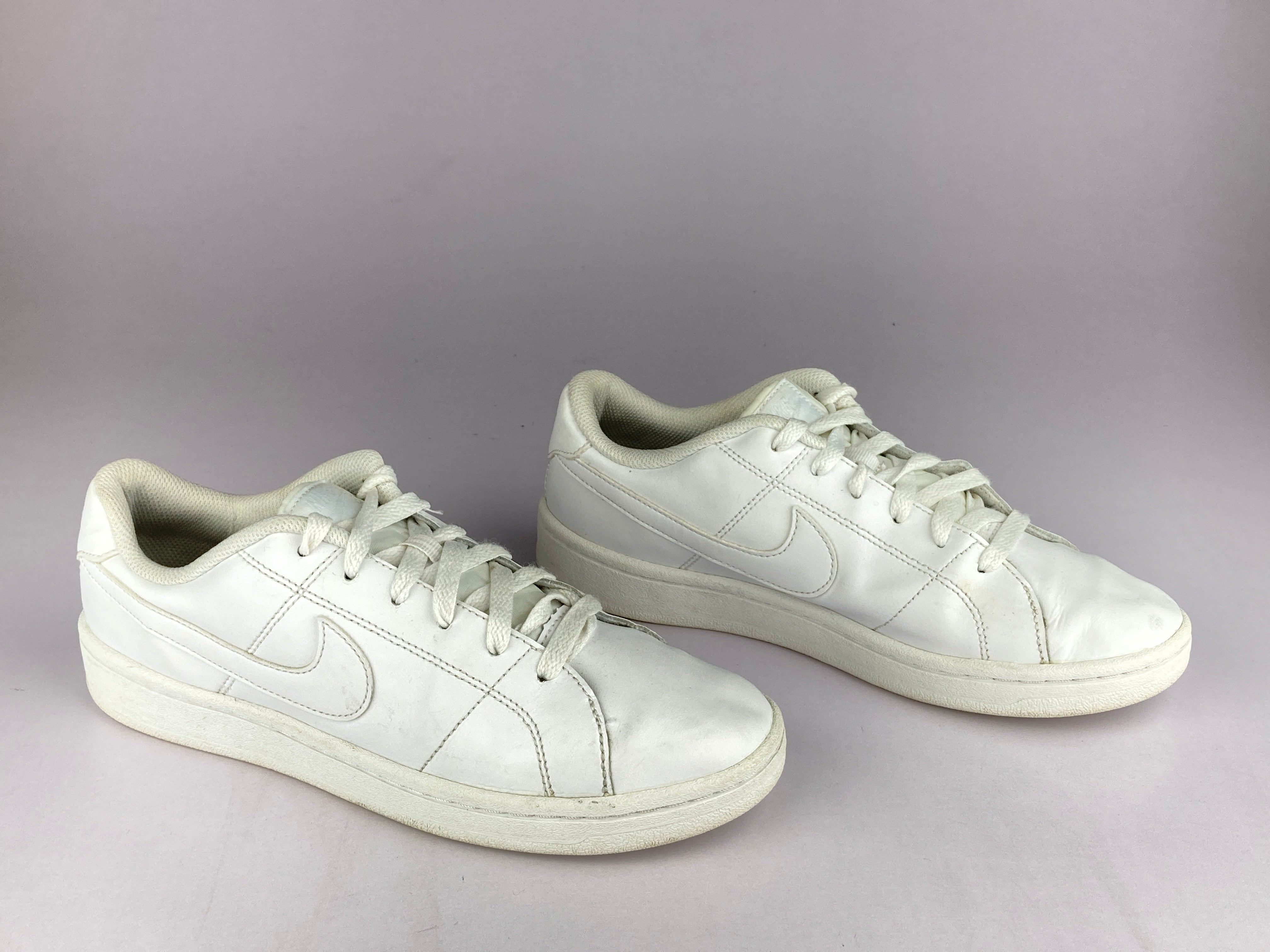 Nike court royale outlet triple white