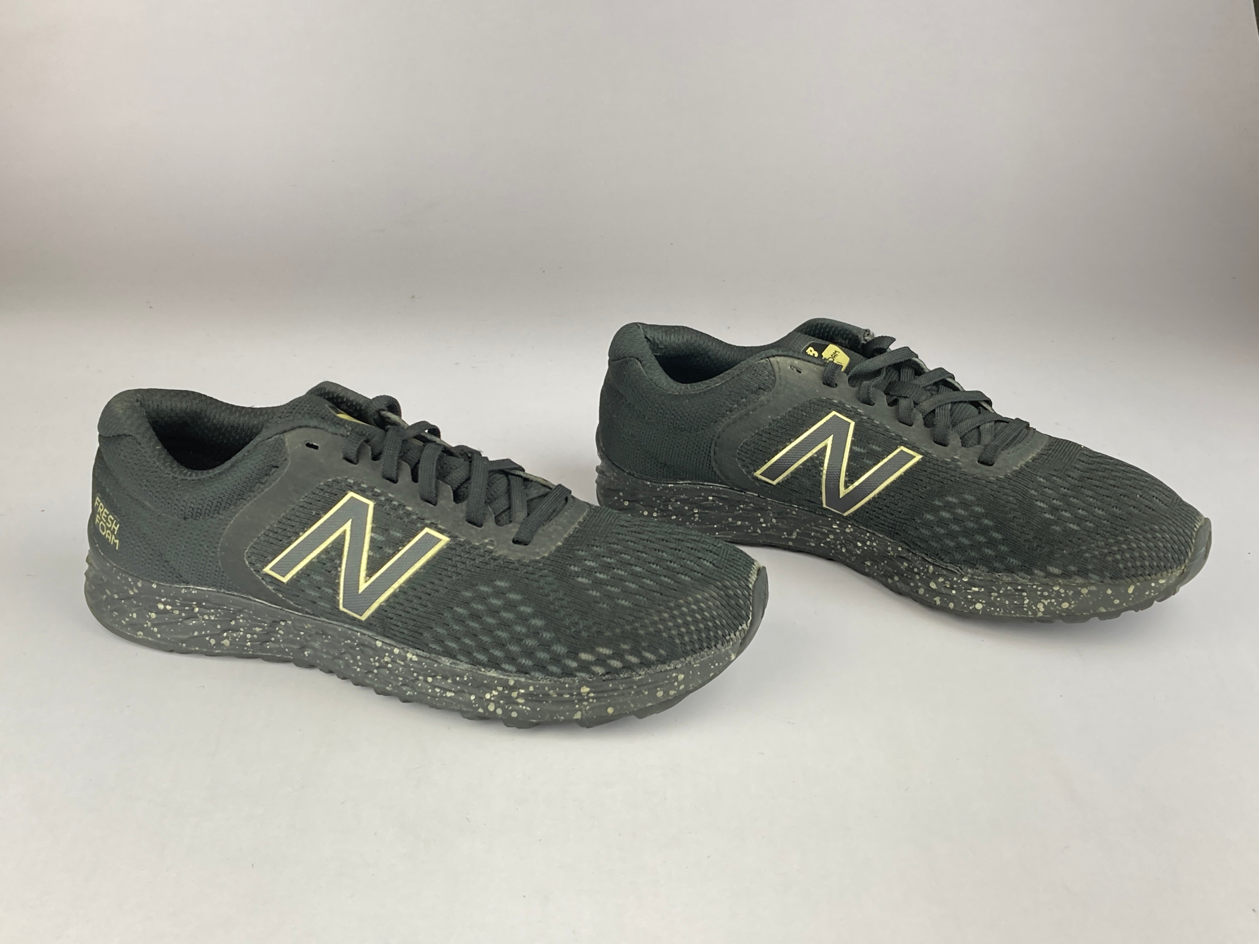 New Balance Wmns Fresh Foam Arishi v2 Black Metallic Gold