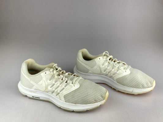 Nike Wmns Run Swift 'White' 909006-100