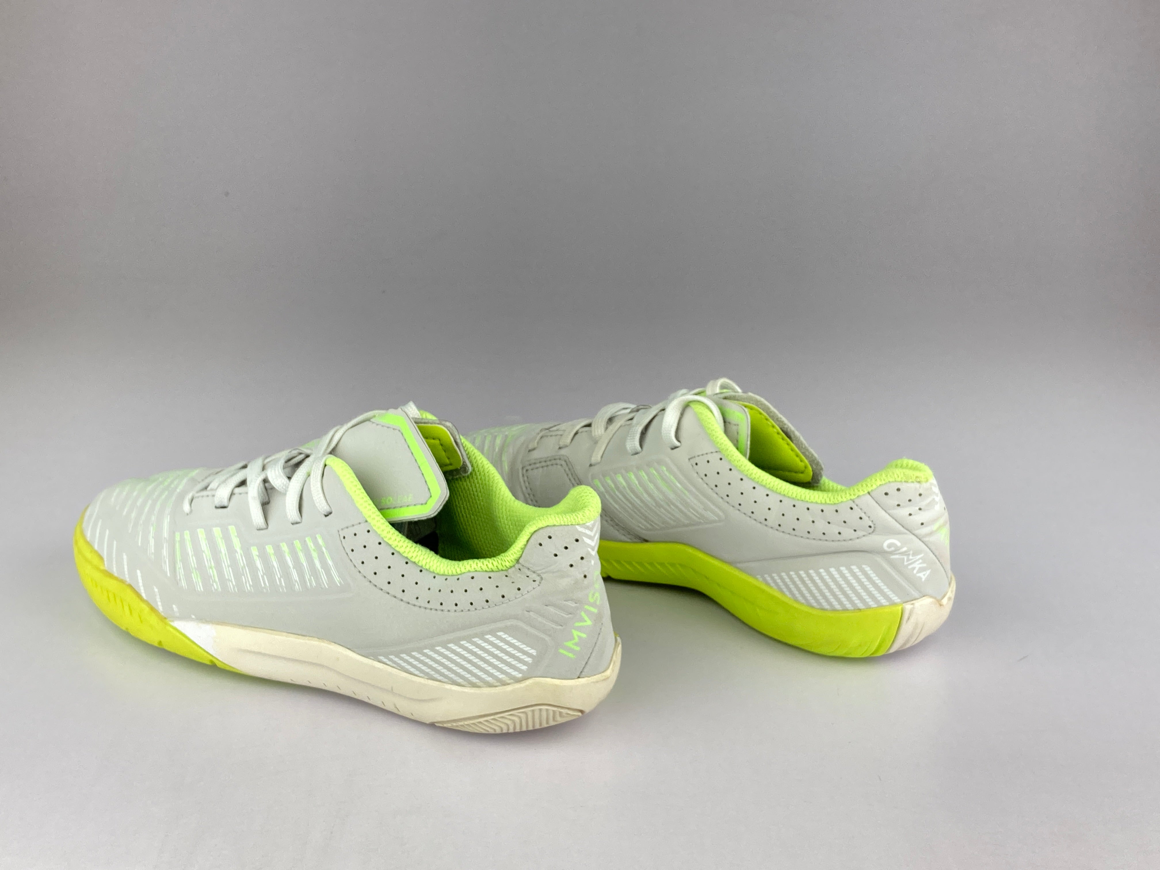 Kipsta hot sale futsal shoes